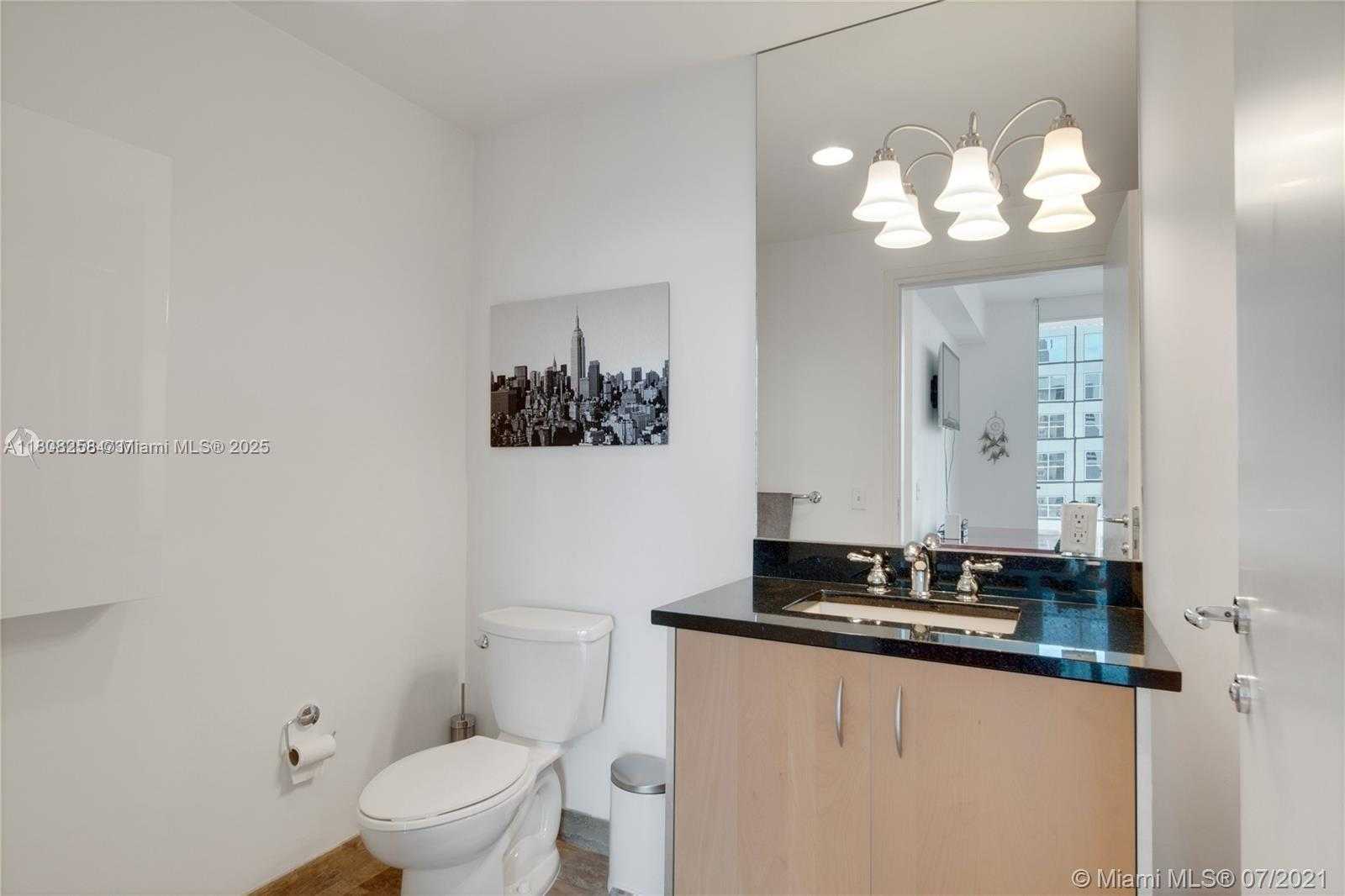 Small Image of 300 SOUTH BISCAYNE BLVD #T-3605, Miami Number 12