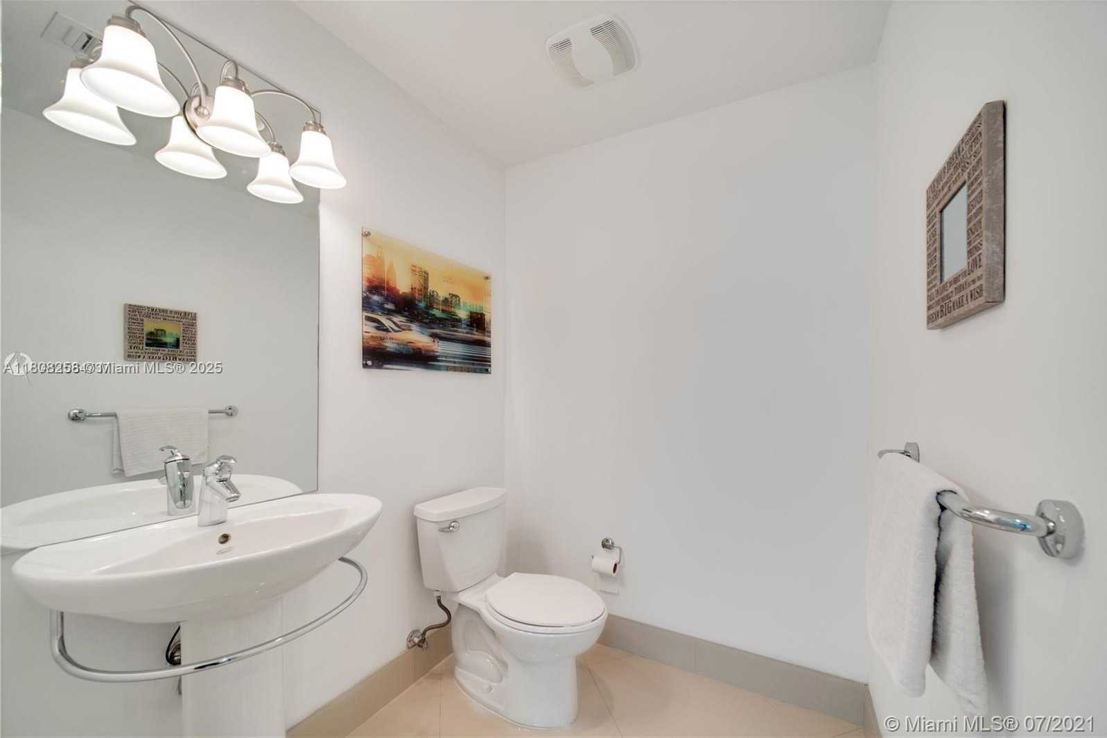 Small Image of 300 SOUTH BISCAYNE BLVD #T-3605, Miami Number 13