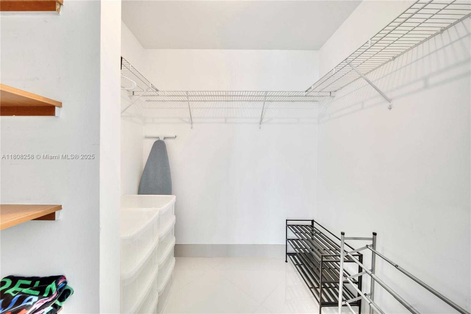 Small Image of 300 SOUTH BISCAYNE BLVD #T-3605, Miami Number 14
