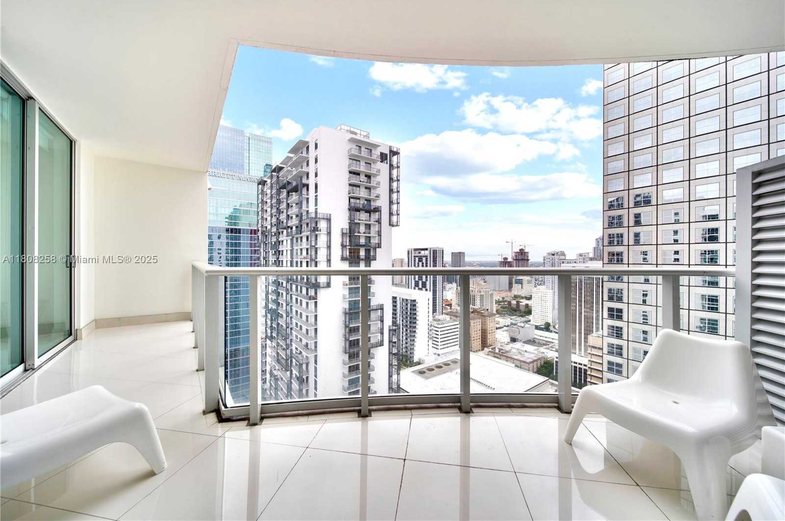 Small Image of 300 SOUTH BISCAYNE BLVD #T-3605, Miami Number 21