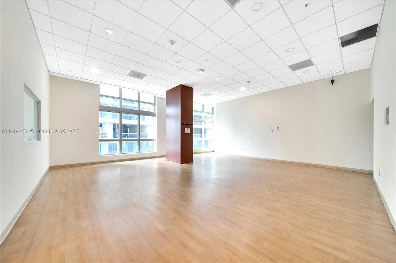 Small Image of 300 SOUTH BISCAYNE BLVD #T-3605, Miami Number 33