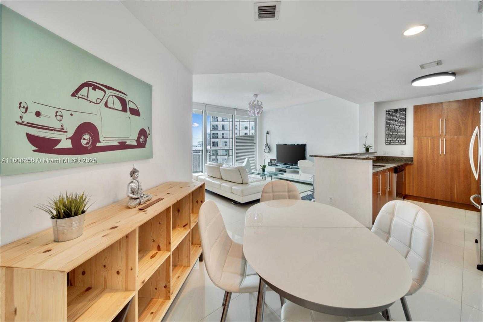 Small Image of 300 SOUTH BISCAYNE BLVD #T-3605, Miami Number 5
