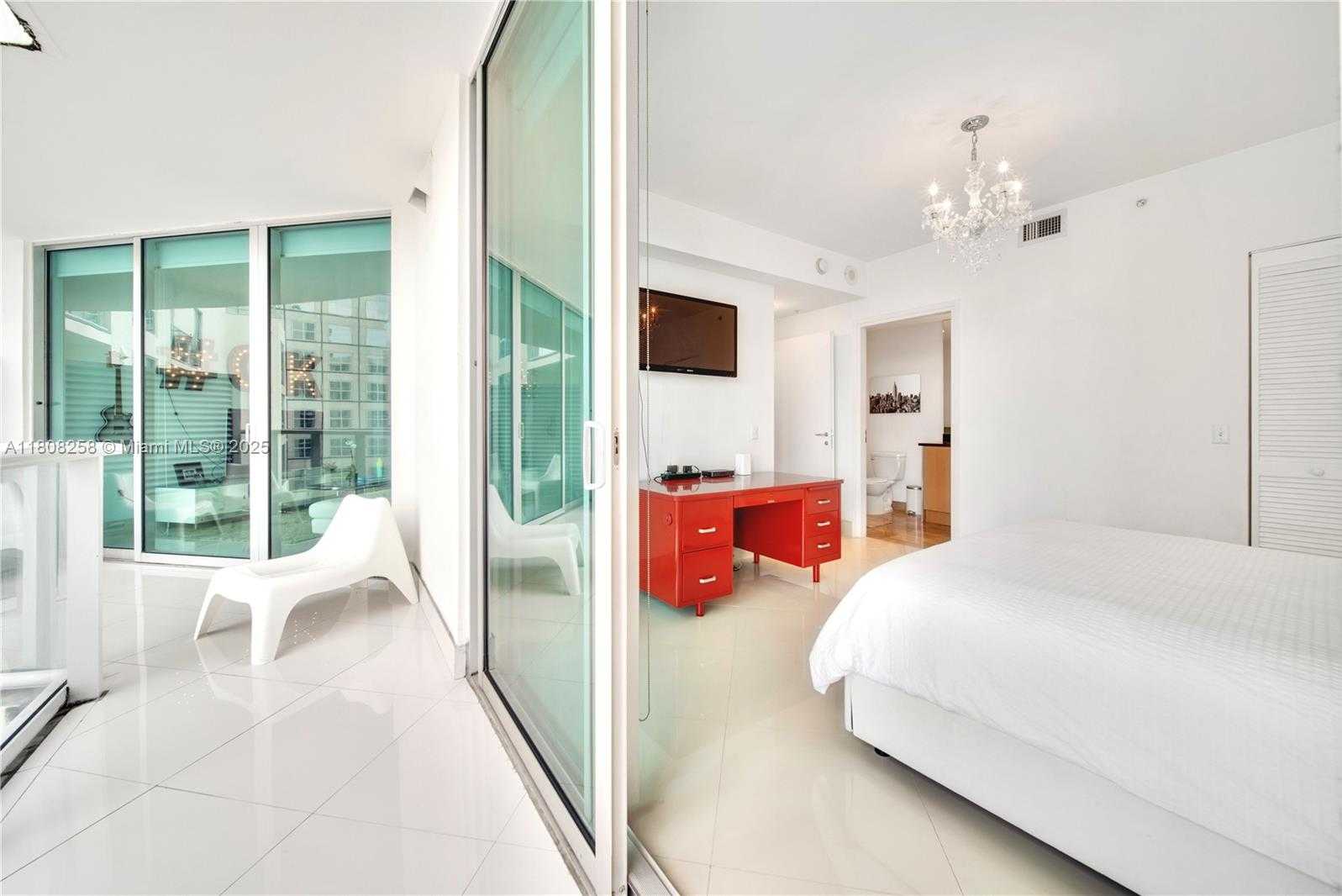 Small Image of 300 SOUTH BISCAYNE BLVD #T-3605, Miami Number 8