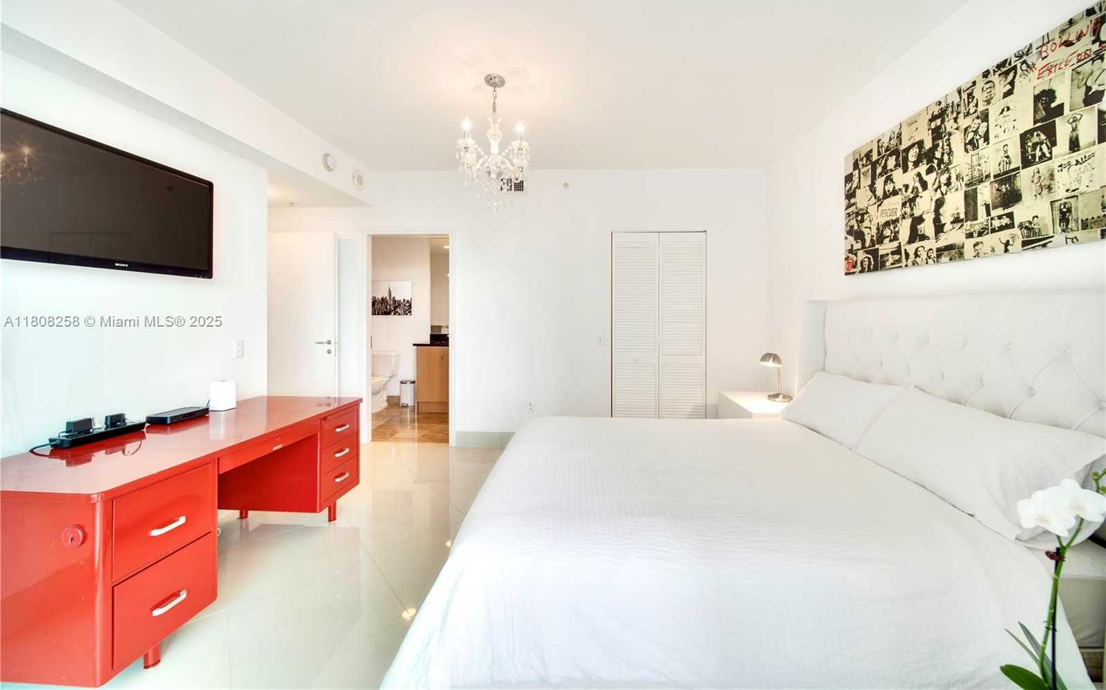 Small Image of 300 SOUTH BISCAYNE BLVD #T-3605, Miami Number 9