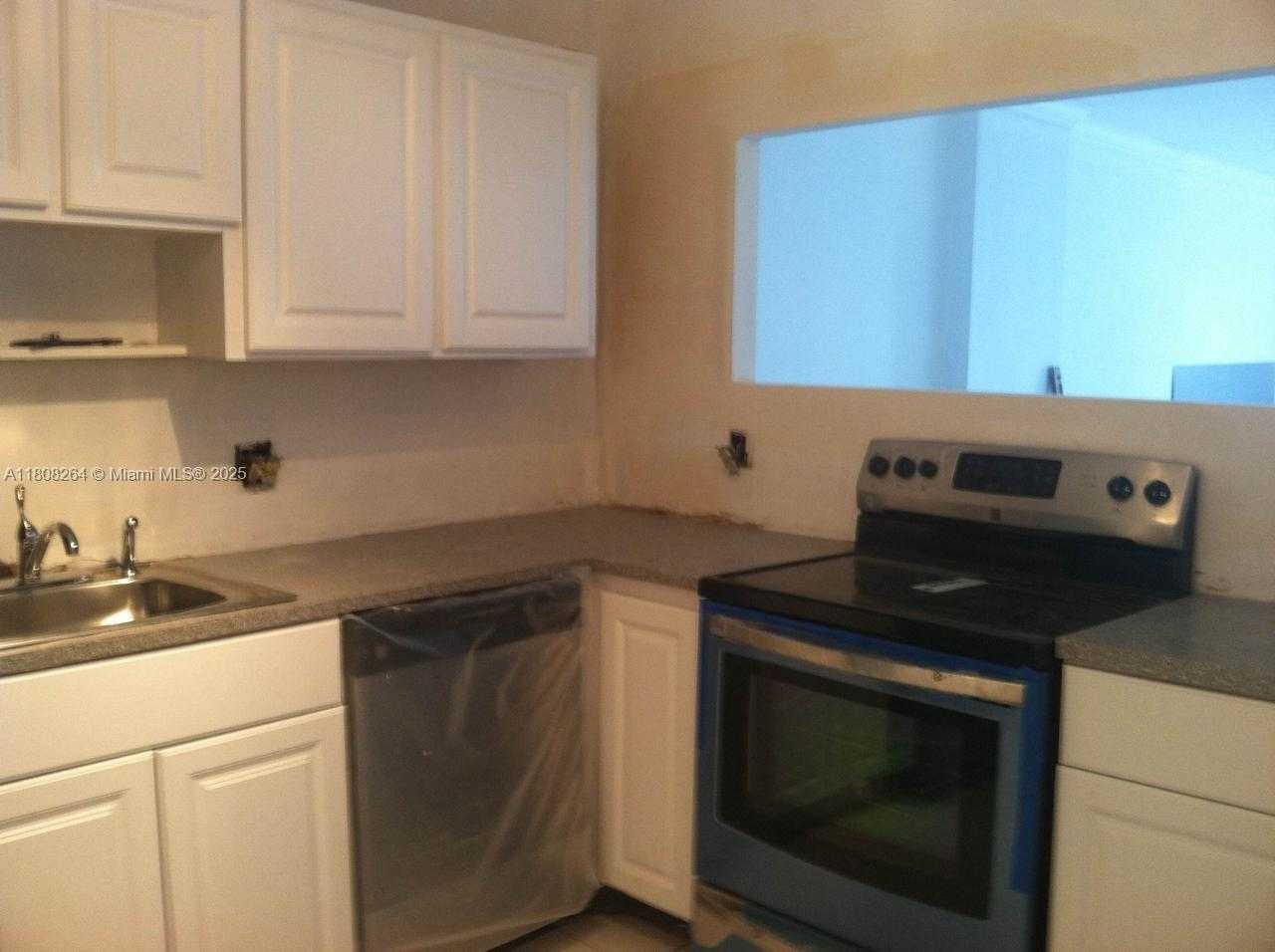 Small Image of 2851 NORTH EAST 183RD ST #615E, Aventura Number 2