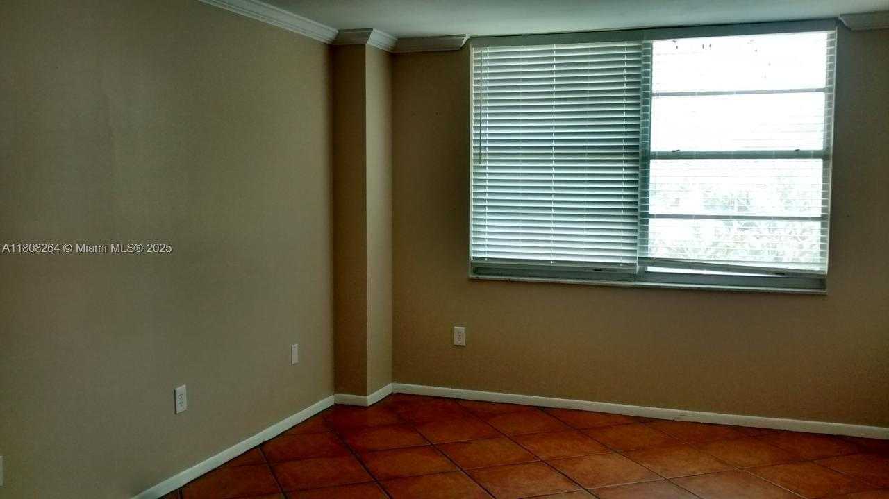 Small Image of 2851 NORTH EAST 183RD ST #615E, Aventura Number 3