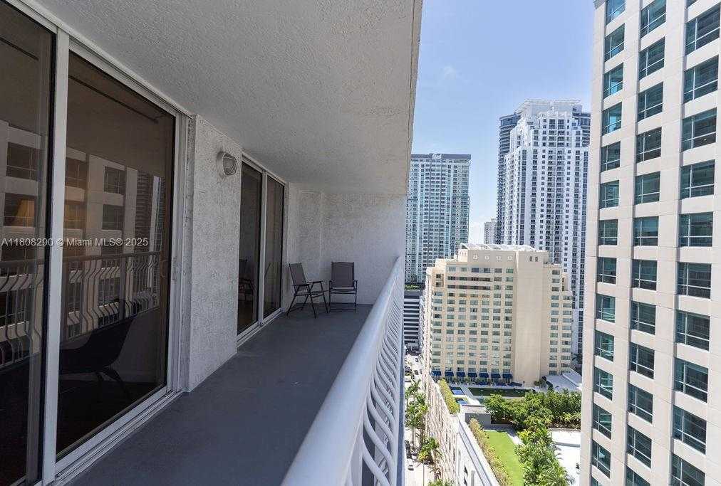 Small Image of 1200 BRICKELL BAY DR #2806, Miami Number 17