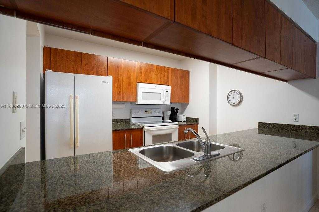 Small Image of 1200 BRICKELL BAY DR #2806, Miami Number 9