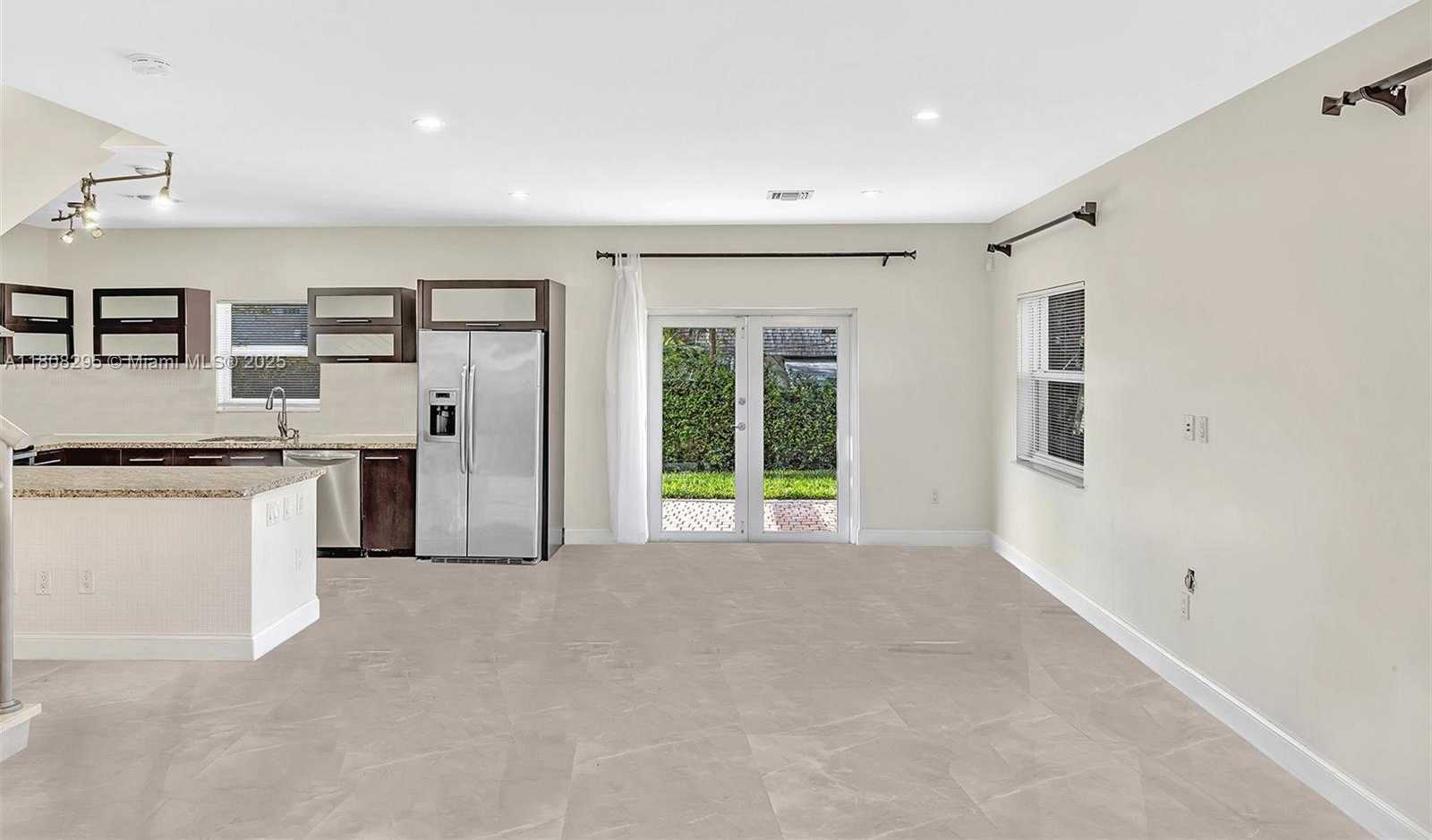 Small Image of 2620 NE 214 ST, Miami Number 15