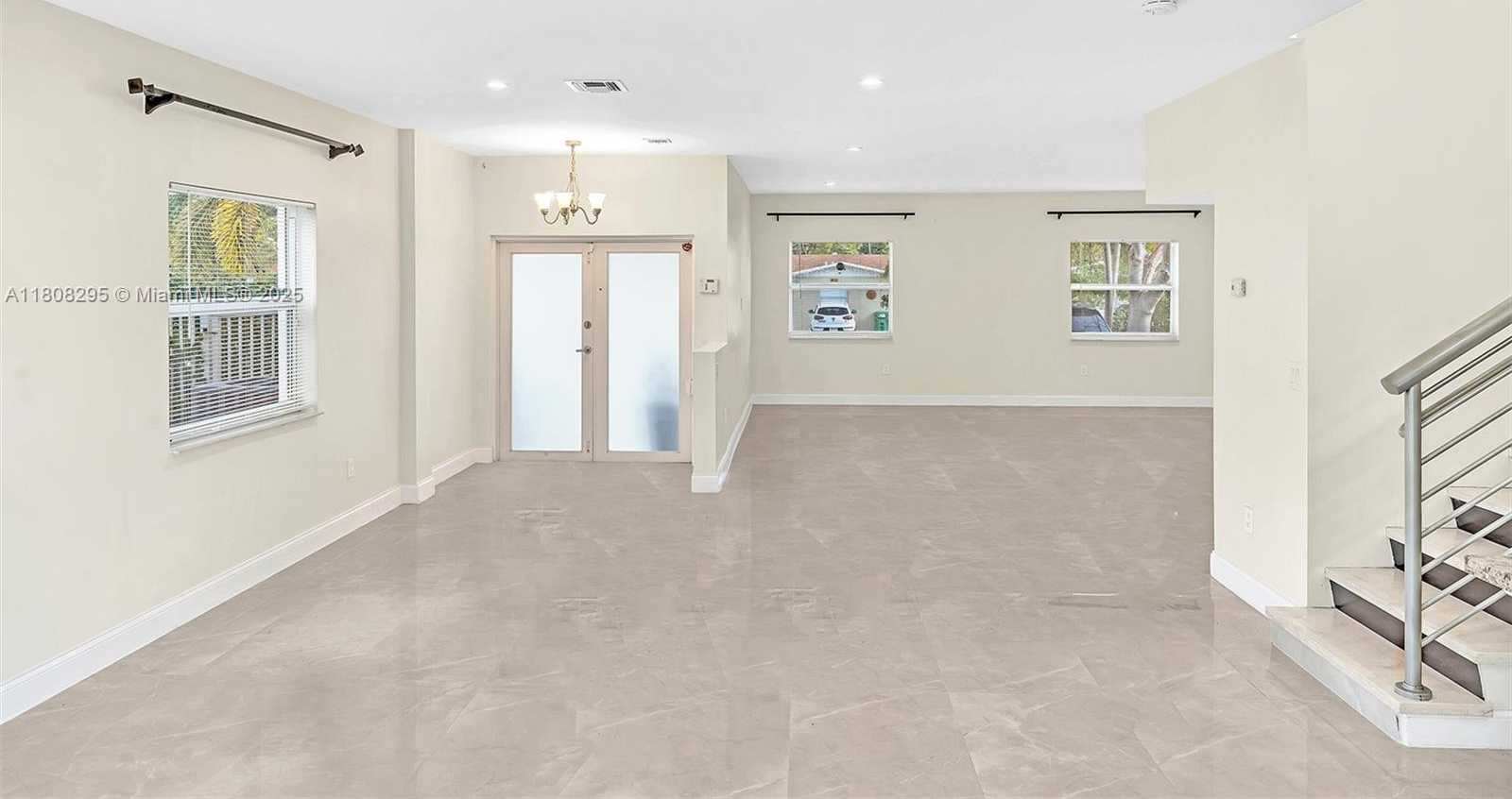 Small Image of 2620 NE 214 ST, Miami Number 30