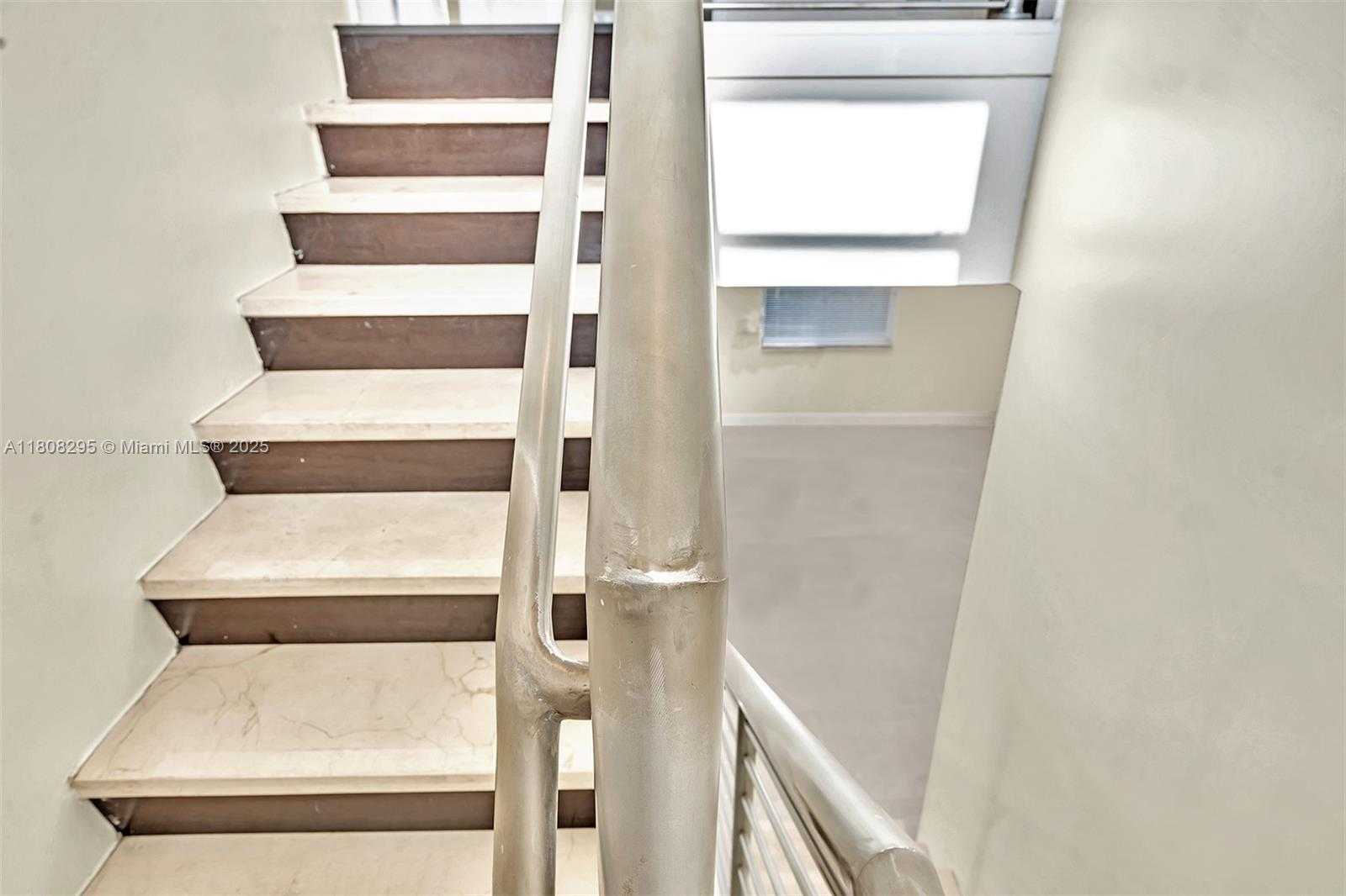 Small Image of 2620 NE 214 ST, Miami Number 36