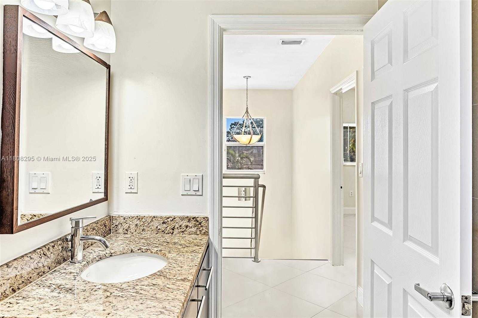 Small Image of 2620 NE 214 ST, Miami Number 44