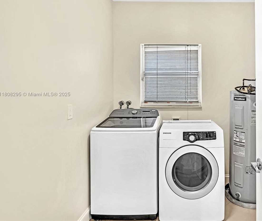 Small Image of 2620 NE 214 ST, Miami Number 45