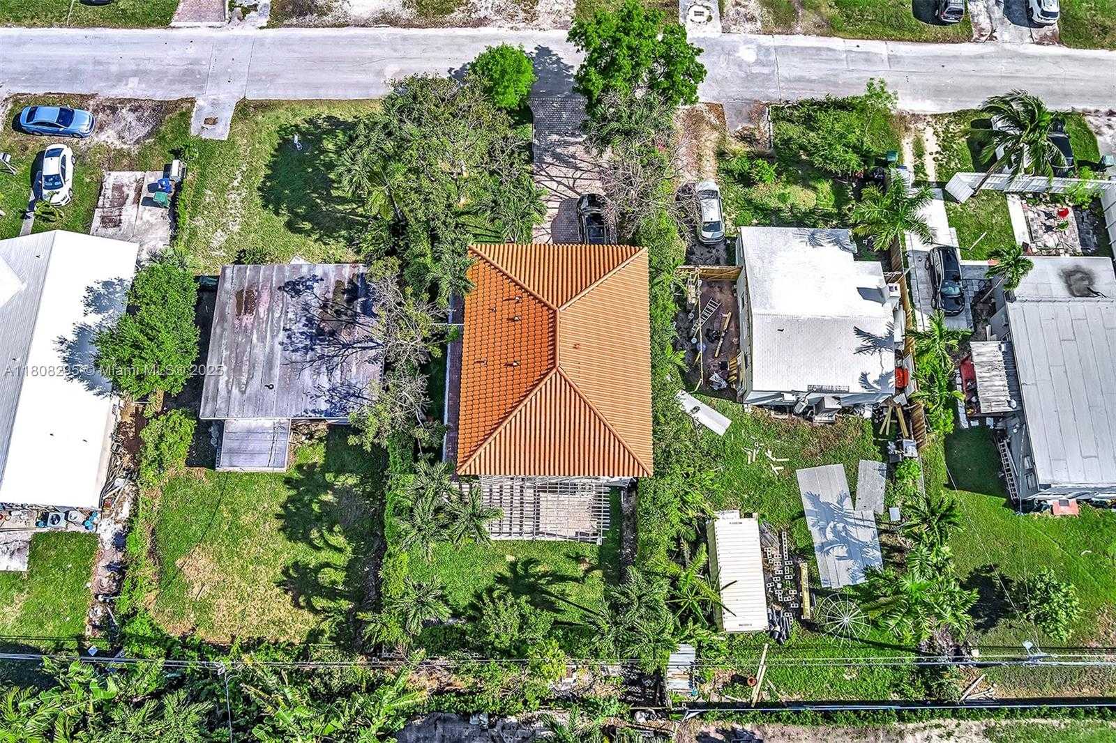 Small Image of 2620 NE 214 ST, Miami Number 59