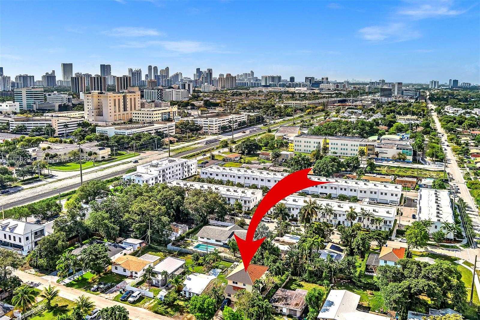 Small Image of 2620 NE 214 ST, Miami Number 62