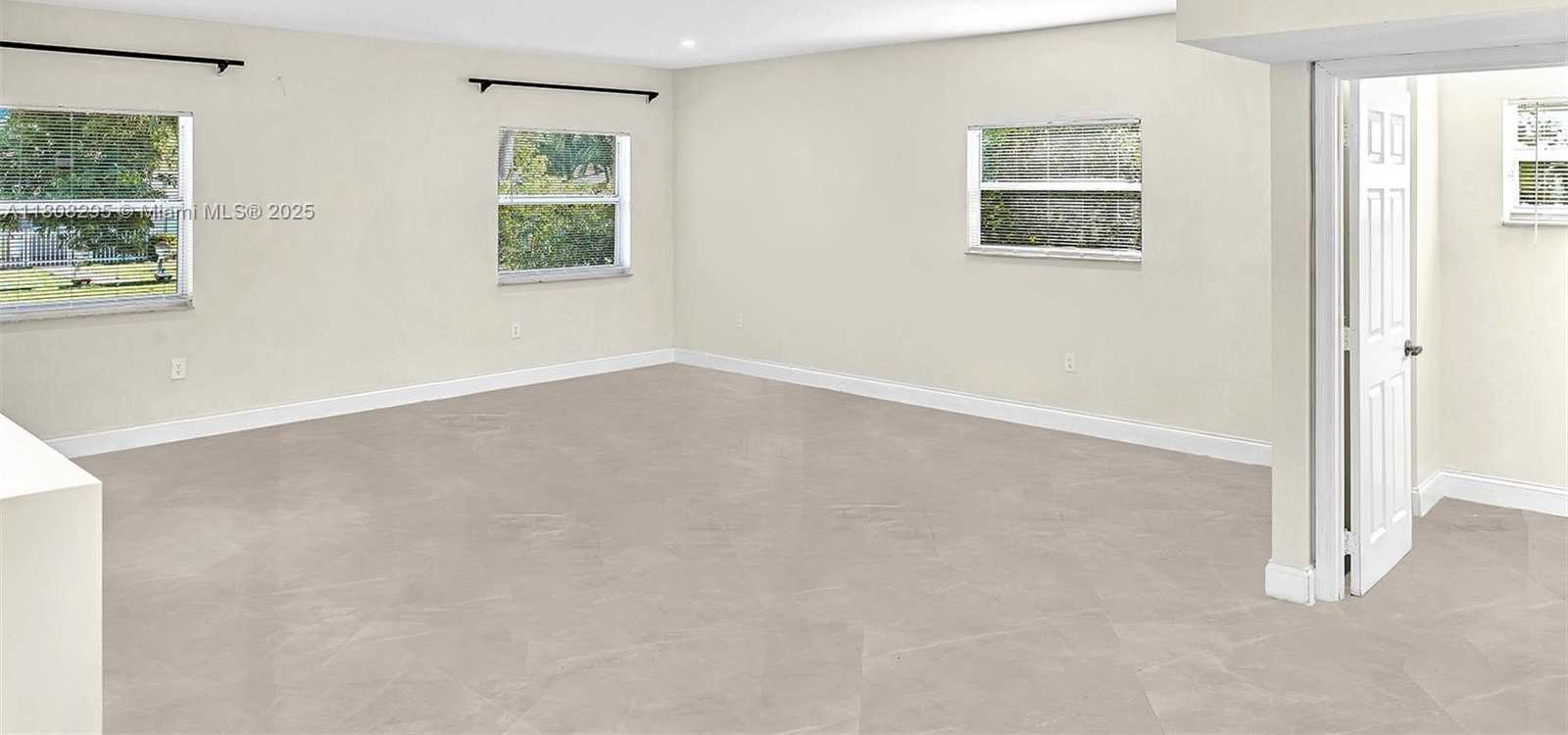 Small Image of 2620 NE 214 ST, Miami Number 8