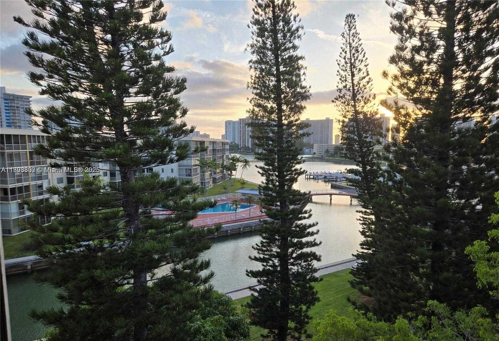 Small Image of 2905 POINT EAST DR #L608, Aventura Number 23