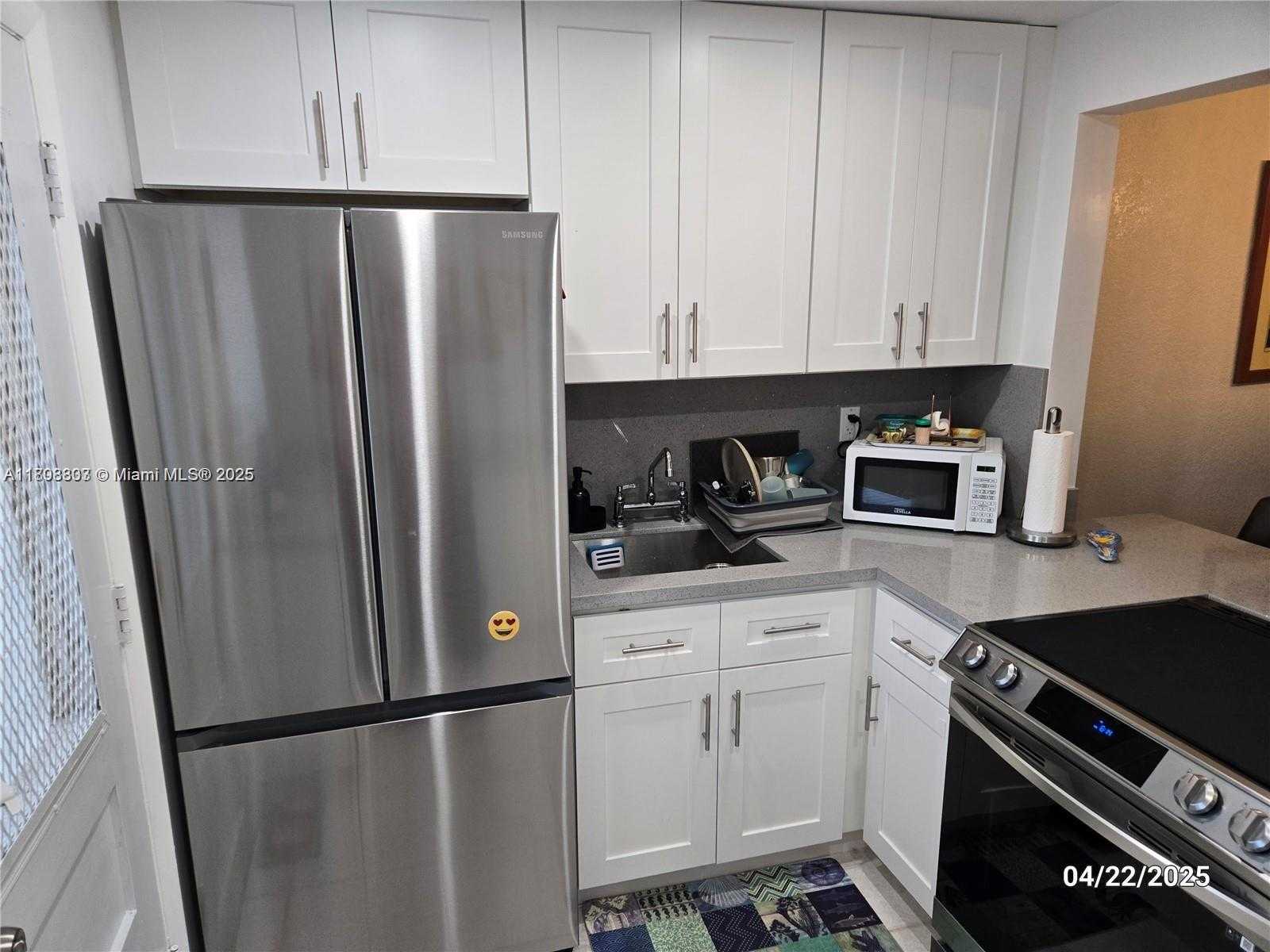 Small Image of 2905 POINT EAST DR #L608, Aventura Number 5