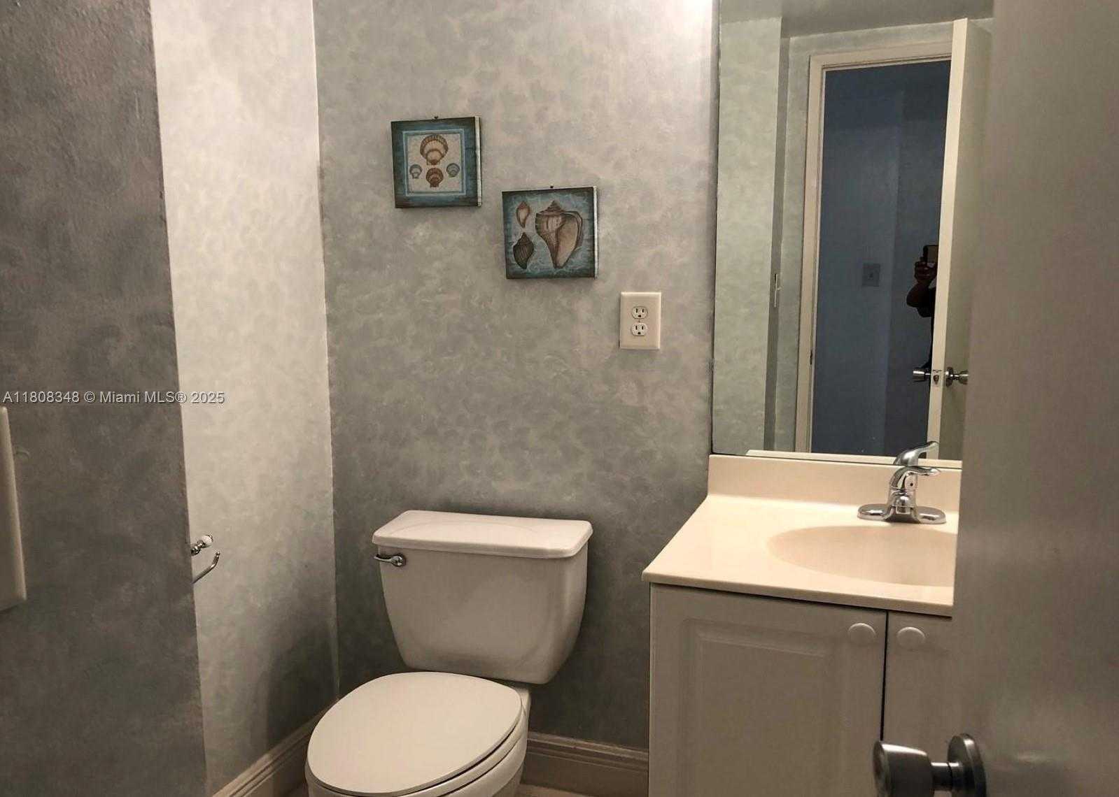 Small Image of 19390 COLLINS AVE #1124, Sunny Isles Beach Number 4