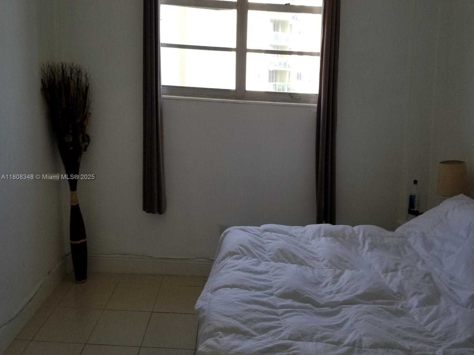 Small Image of 19390 COLLINS AVE #1124, Sunny Isles Beach Number 5