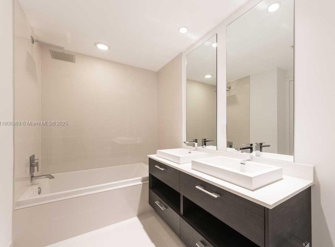 Small Image of 45 SOUTH WEST 9TH STREET #4105, Miami Number 17