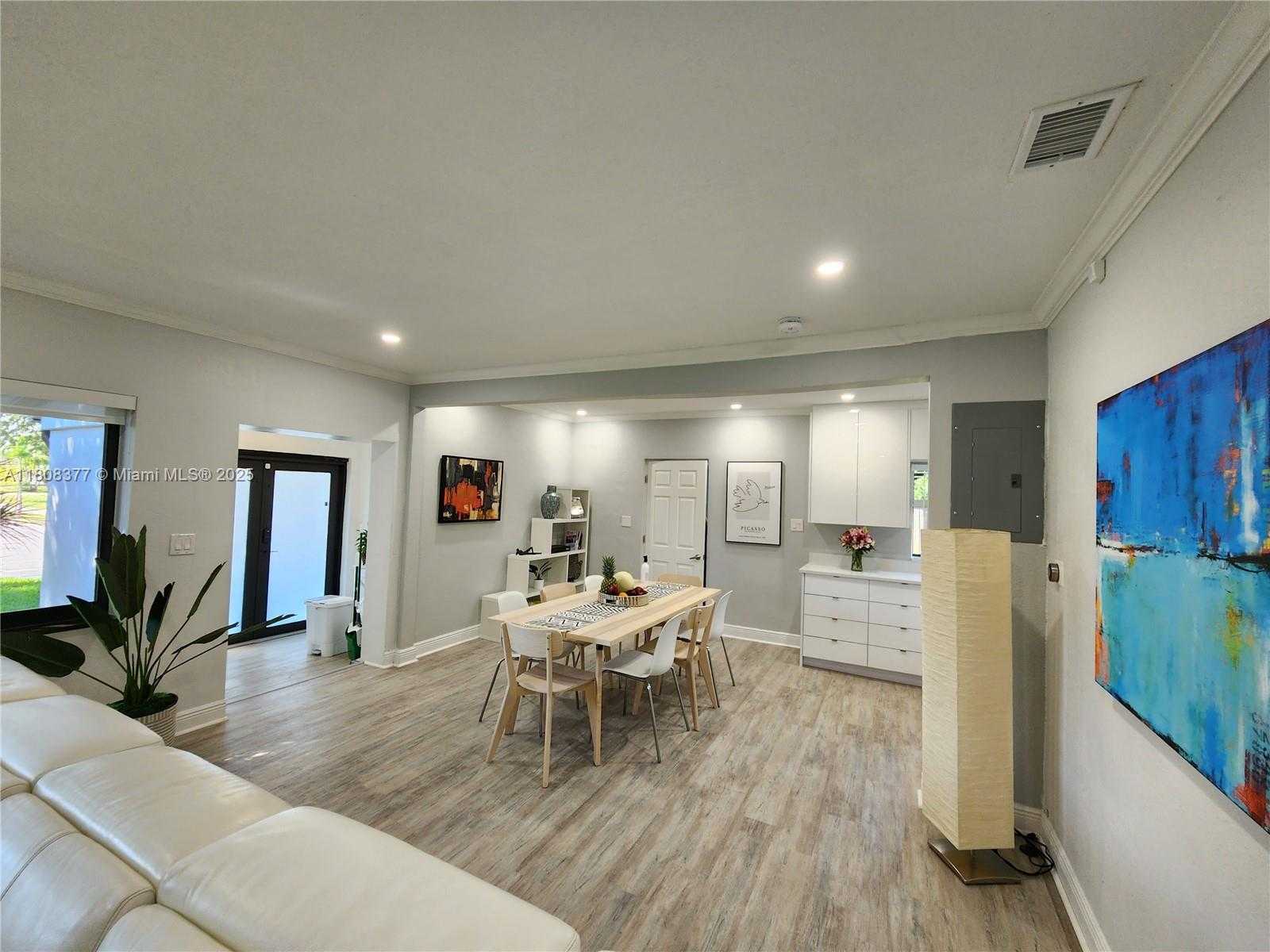 Small Image of 2001 NORTH EAST 183RD ST, North Miami Beach Number 7