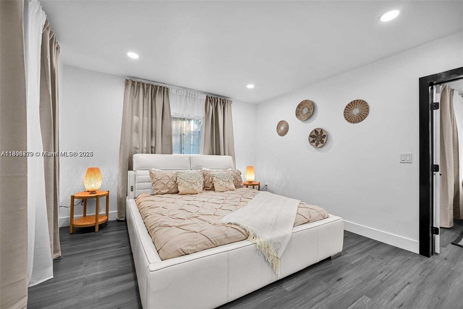 Small Image of 7335 SOUTH WEST 104TH ST, Pinecrest Number 12