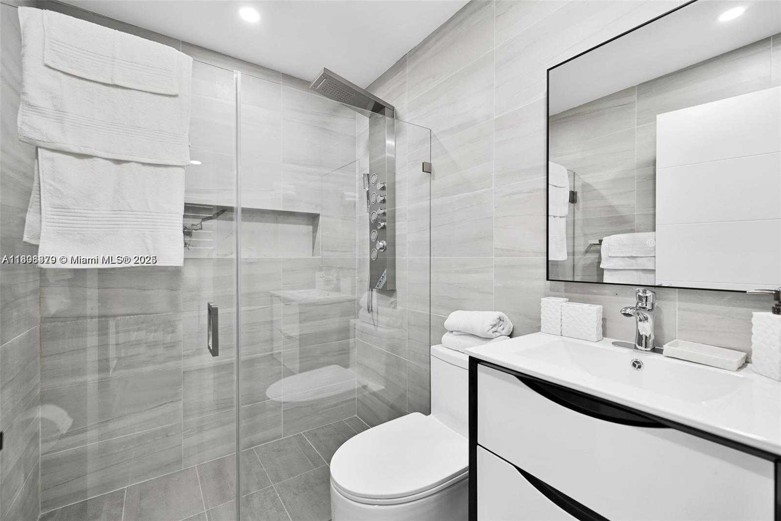 Small Image of 7335 SOUTH WEST 104TH ST, Pinecrest Number 19