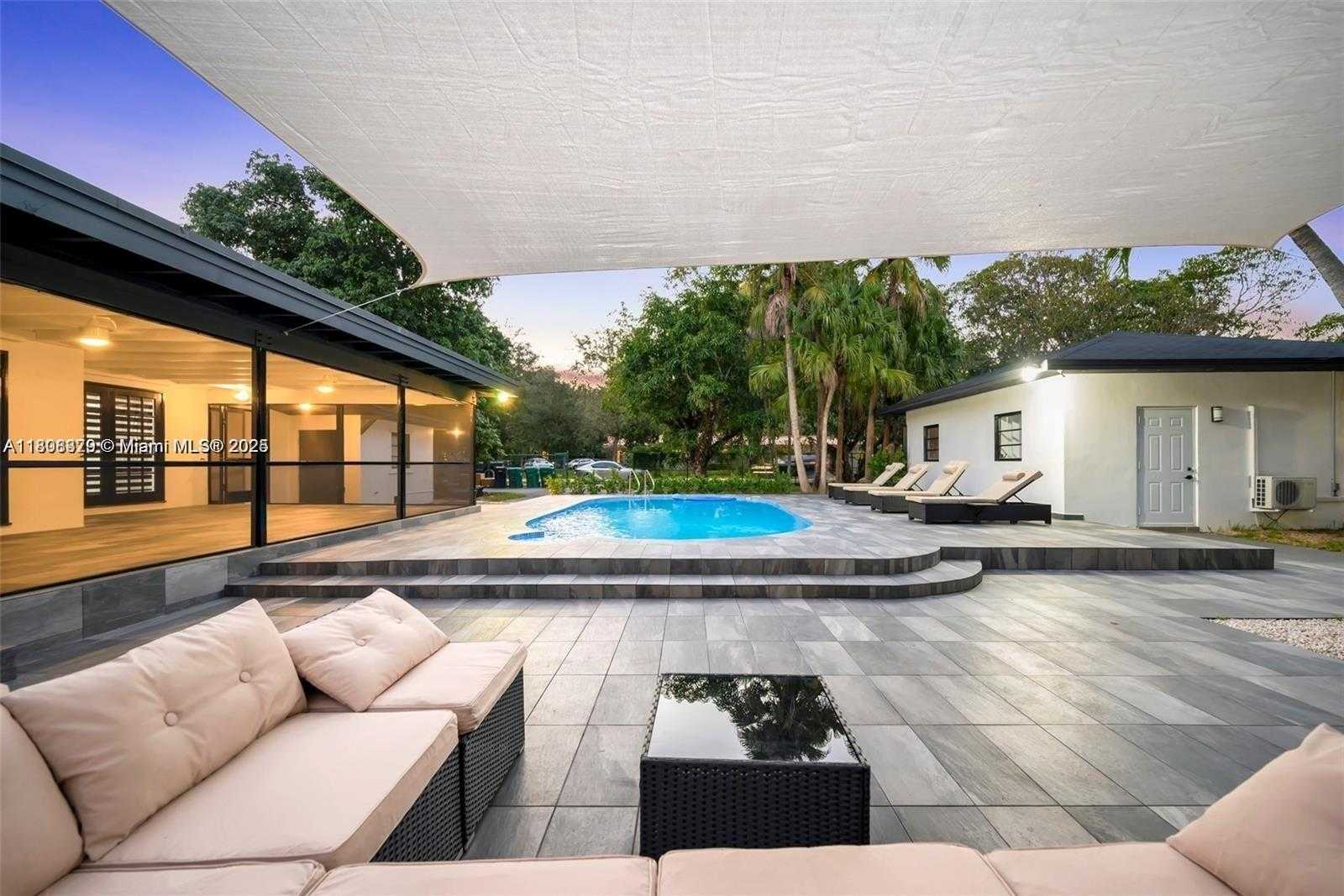 Small Image of 7335 SOUTH WEST 104TH ST, Pinecrest Number 21