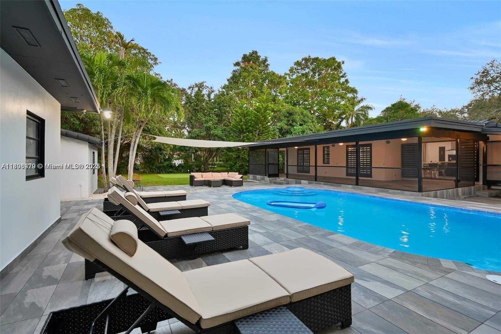 Small Image of 7335 SOUTH WEST 104TH ST, Pinecrest Number 22