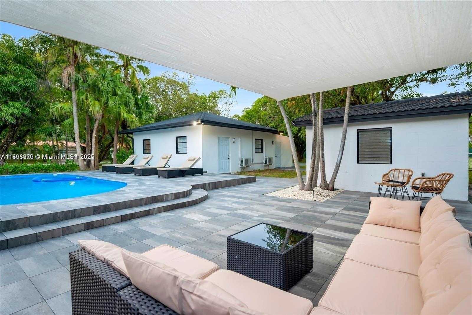 Small Image of 7335 SOUTH WEST 104TH ST, Pinecrest Number 23