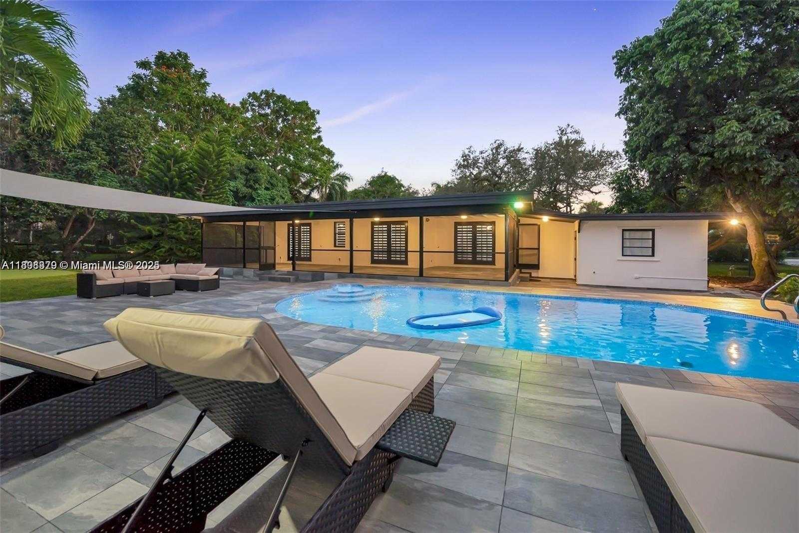 Small Image of 7335 SOUTH WEST 104TH ST, Pinecrest Number 24