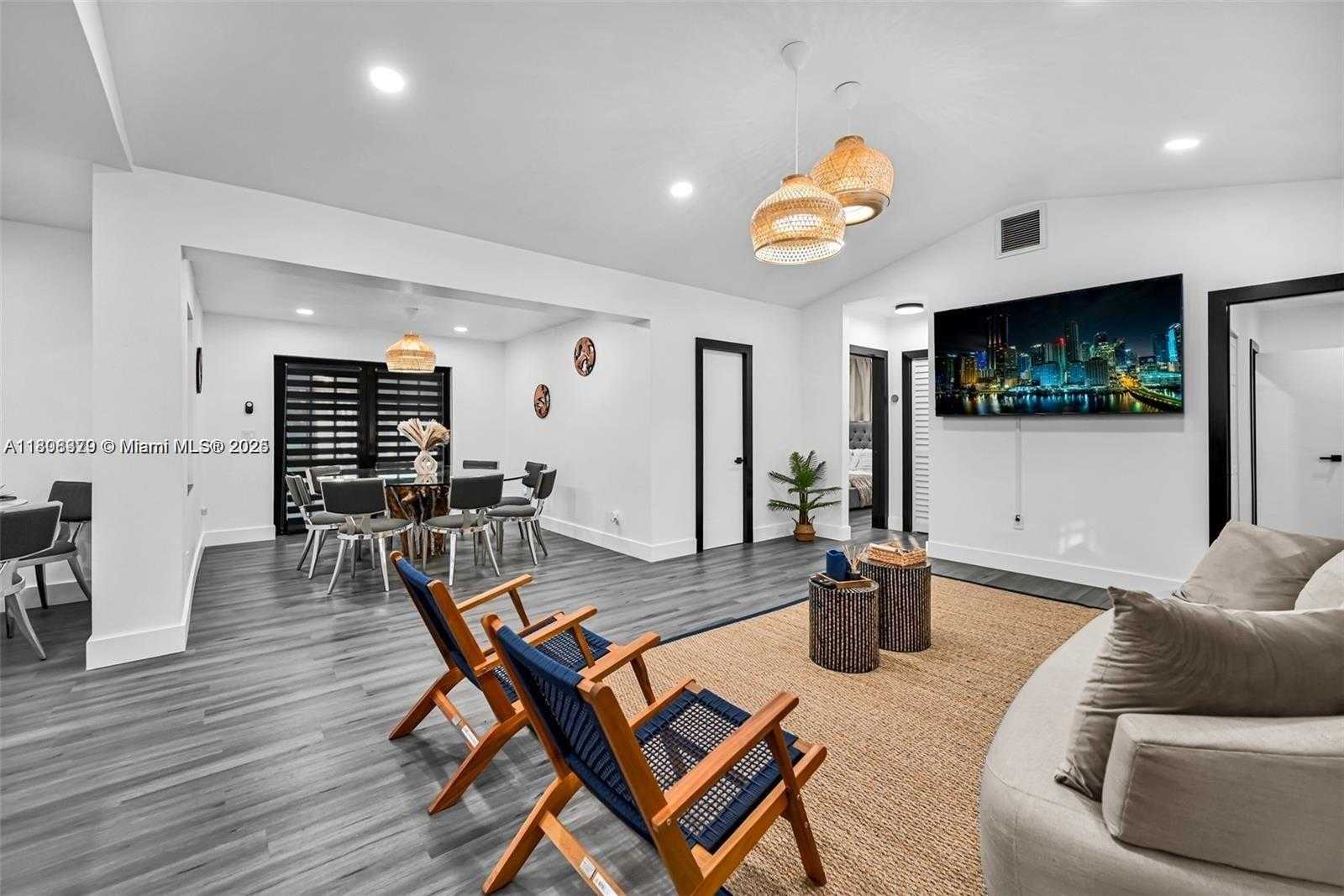 Small Image of 7335 SOUTH WEST 104TH ST, Pinecrest Number 5