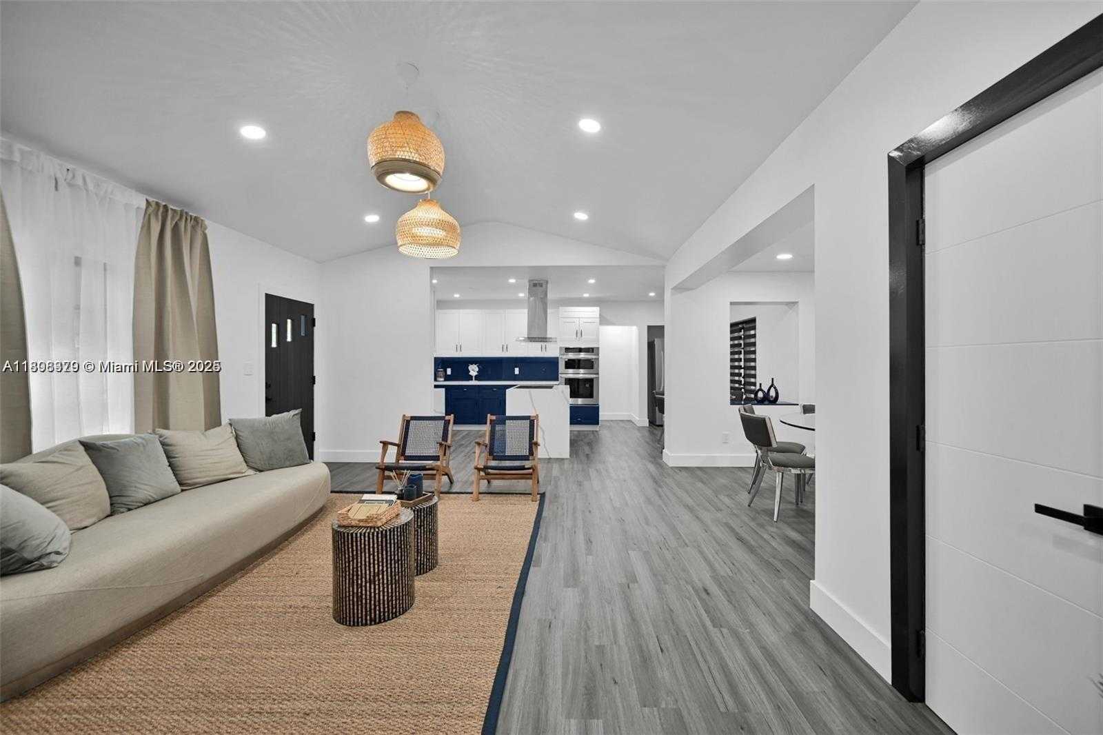 Small Image of 7335 SOUTH WEST 104TH ST, Pinecrest Number 6