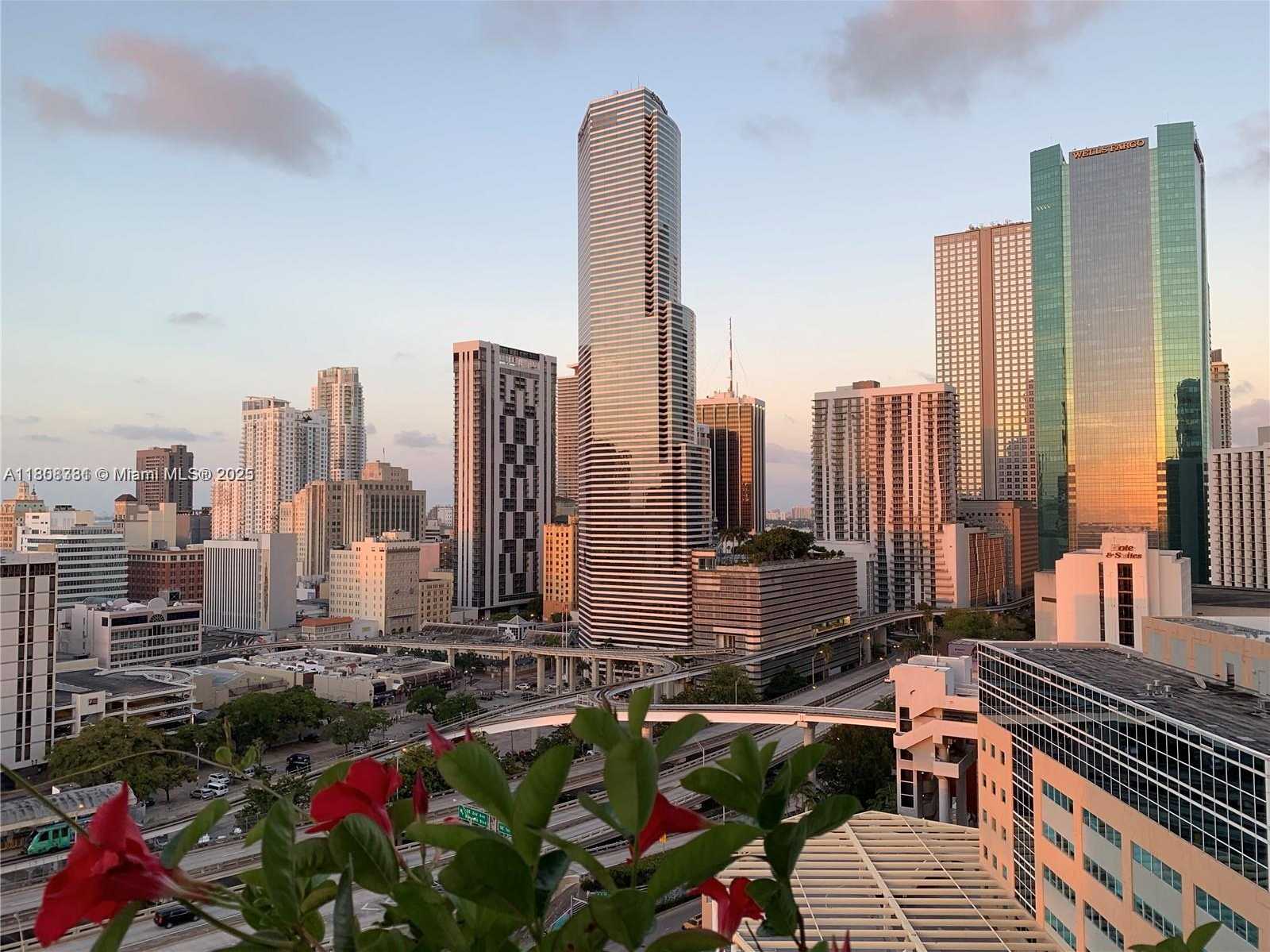 Small Image of 350 SOUTH MIAMI AVE #1907, Miami Number 22