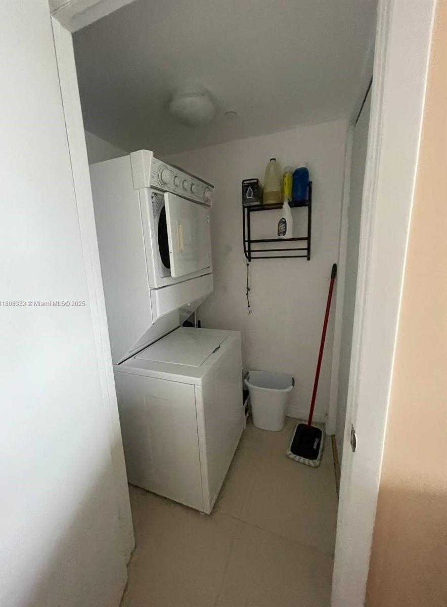 Small Image of 1830 SOUTH OCEAN DR #1807, Hallandale Beach Number 10