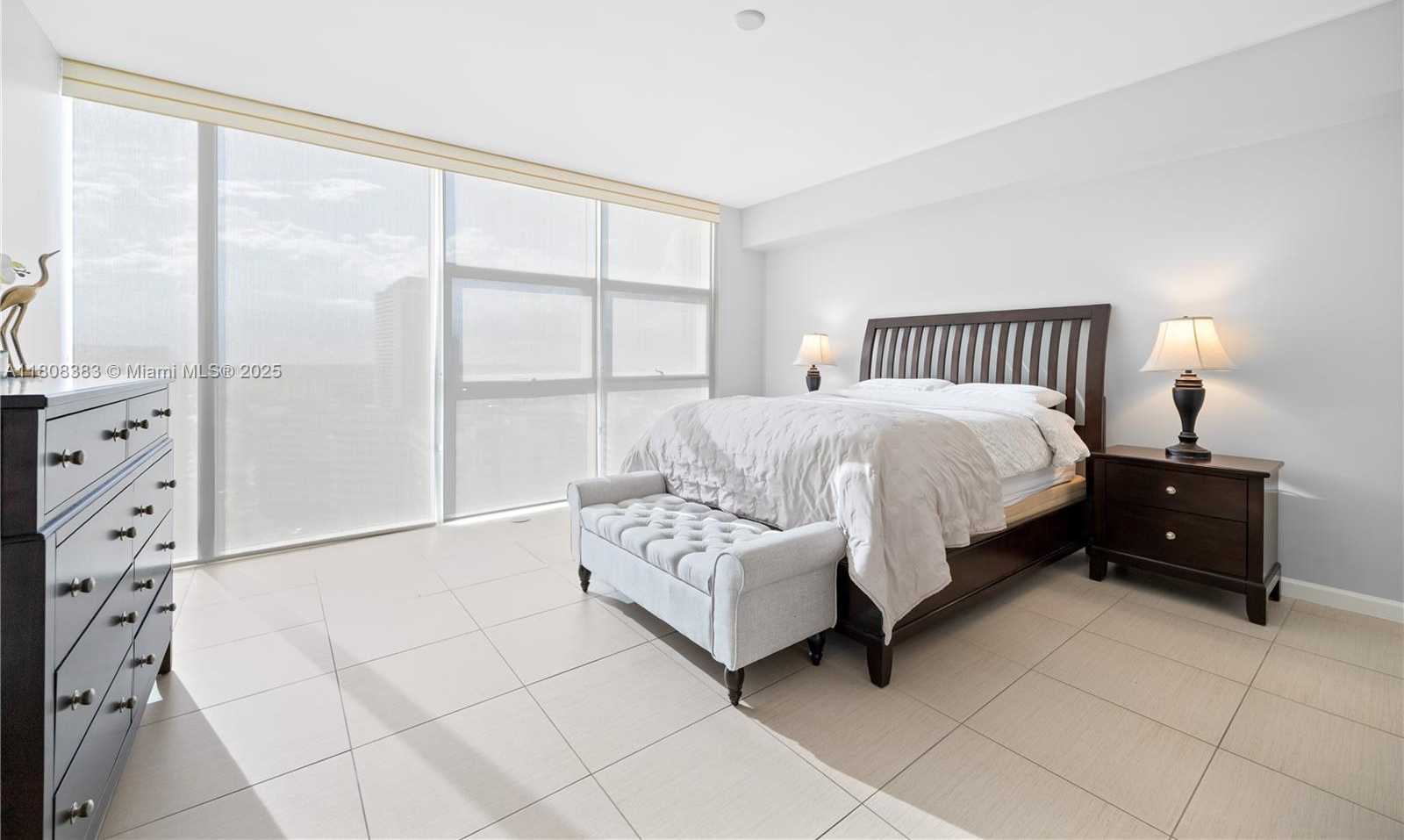 Small Image of 1830 SOUTH OCEAN DR #1807, Hallandale Beach Number 23