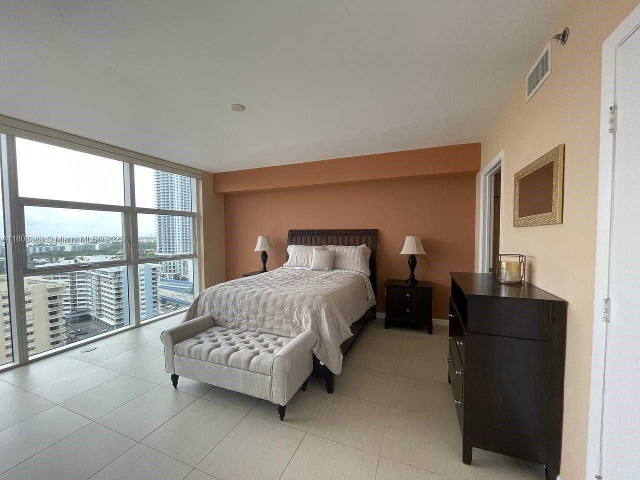 Small Image of 1830 SOUTH OCEAN DR #1807, Hallandale Beach Number 5