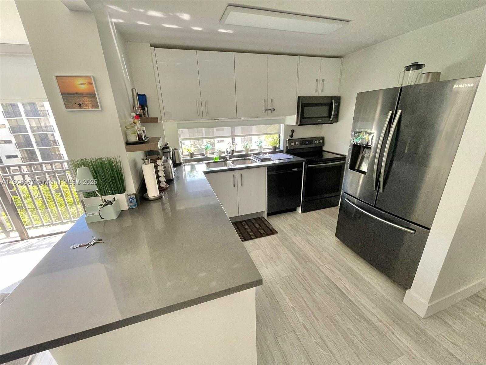 Small Image of 17021 NORTH BAY RD #721, Sunny Isles Beach Number 12