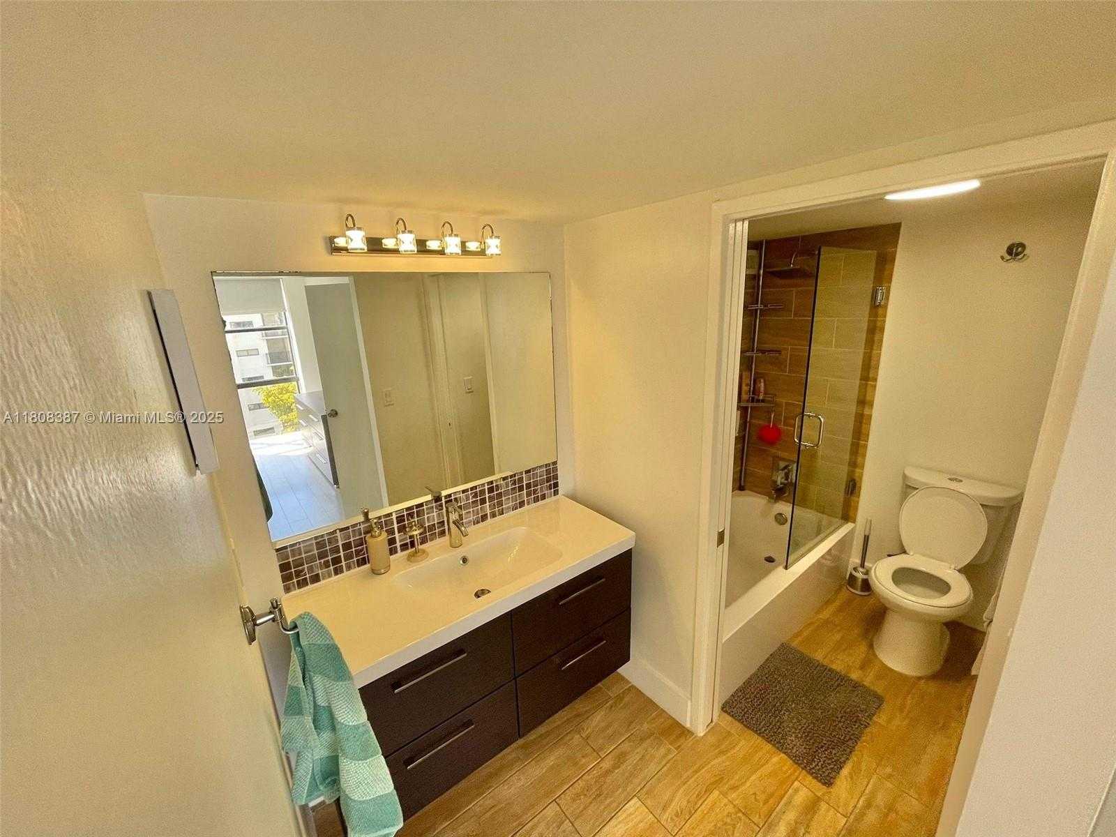 Small Image of 17021 NORTH BAY RD #721, Sunny Isles Beach Number 14