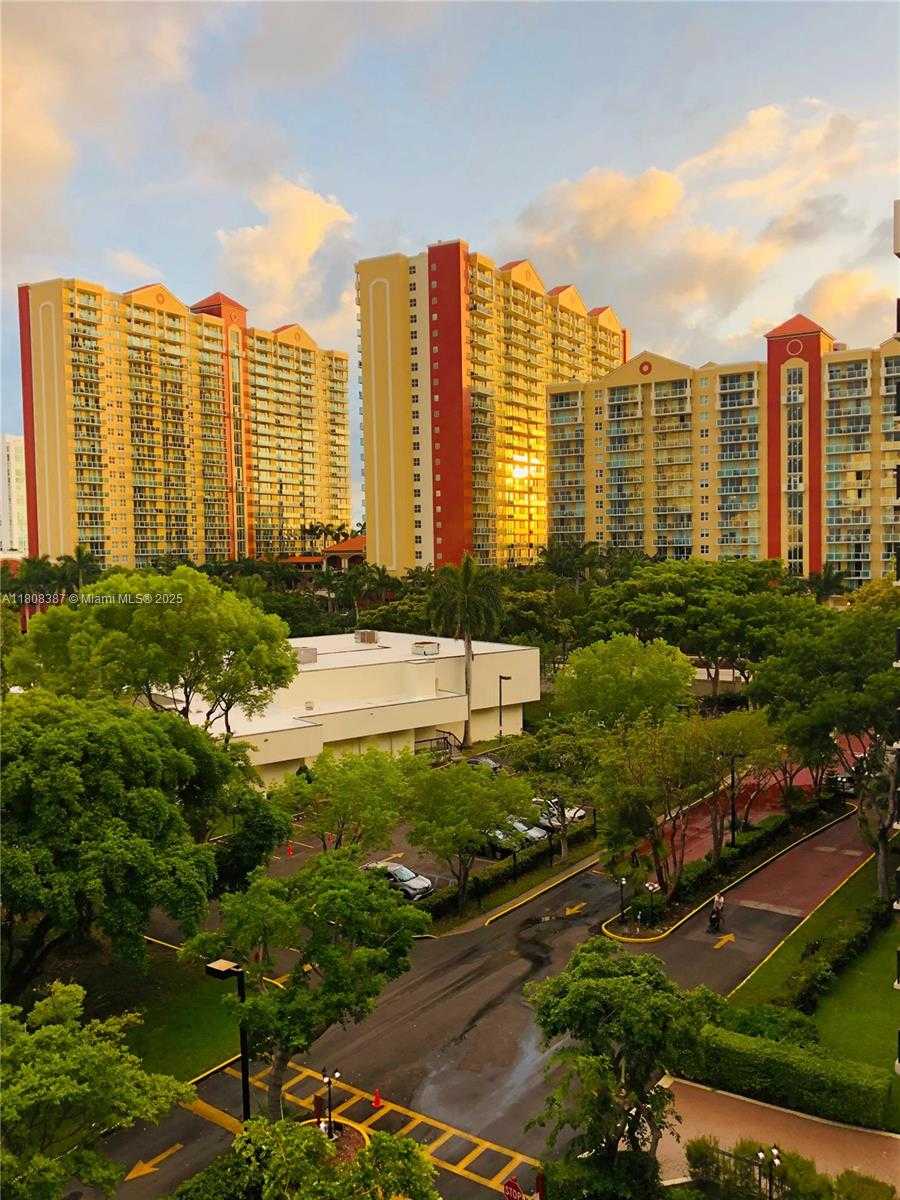Small Image of 17021 NORTH BAY RD #721, Sunny Isles Beach Number 15