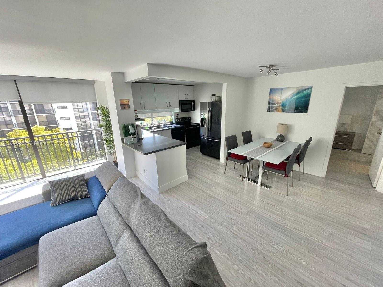 Small Image of 17021 NORTH BAY RD #721, Sunny Isles Beach Number 4