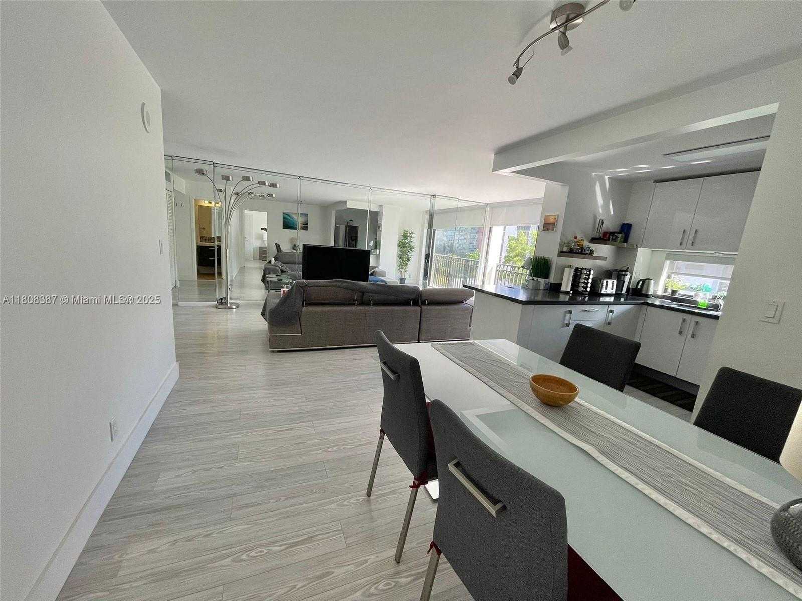 Small Image of 17021 NORTH BAY RD #721, Sunny Isles Beach Number 6