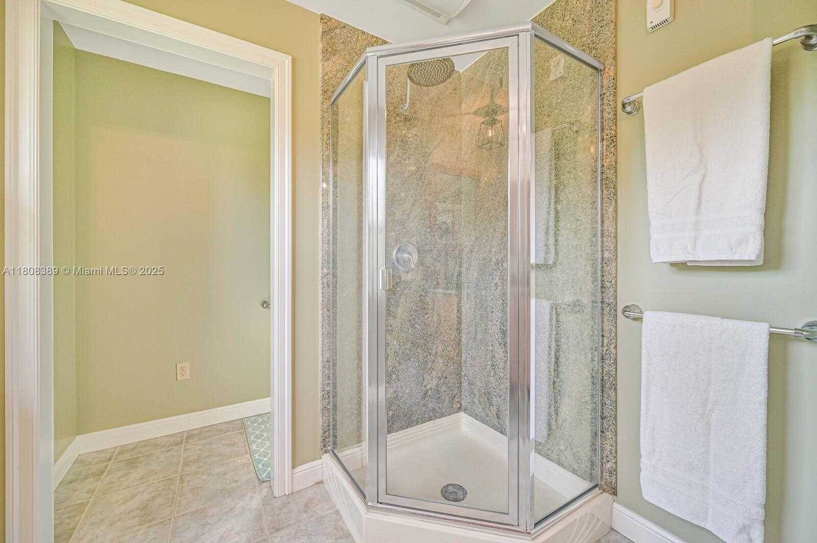 Small Image of 671 LIVE OAK LN, La Belle Number 27