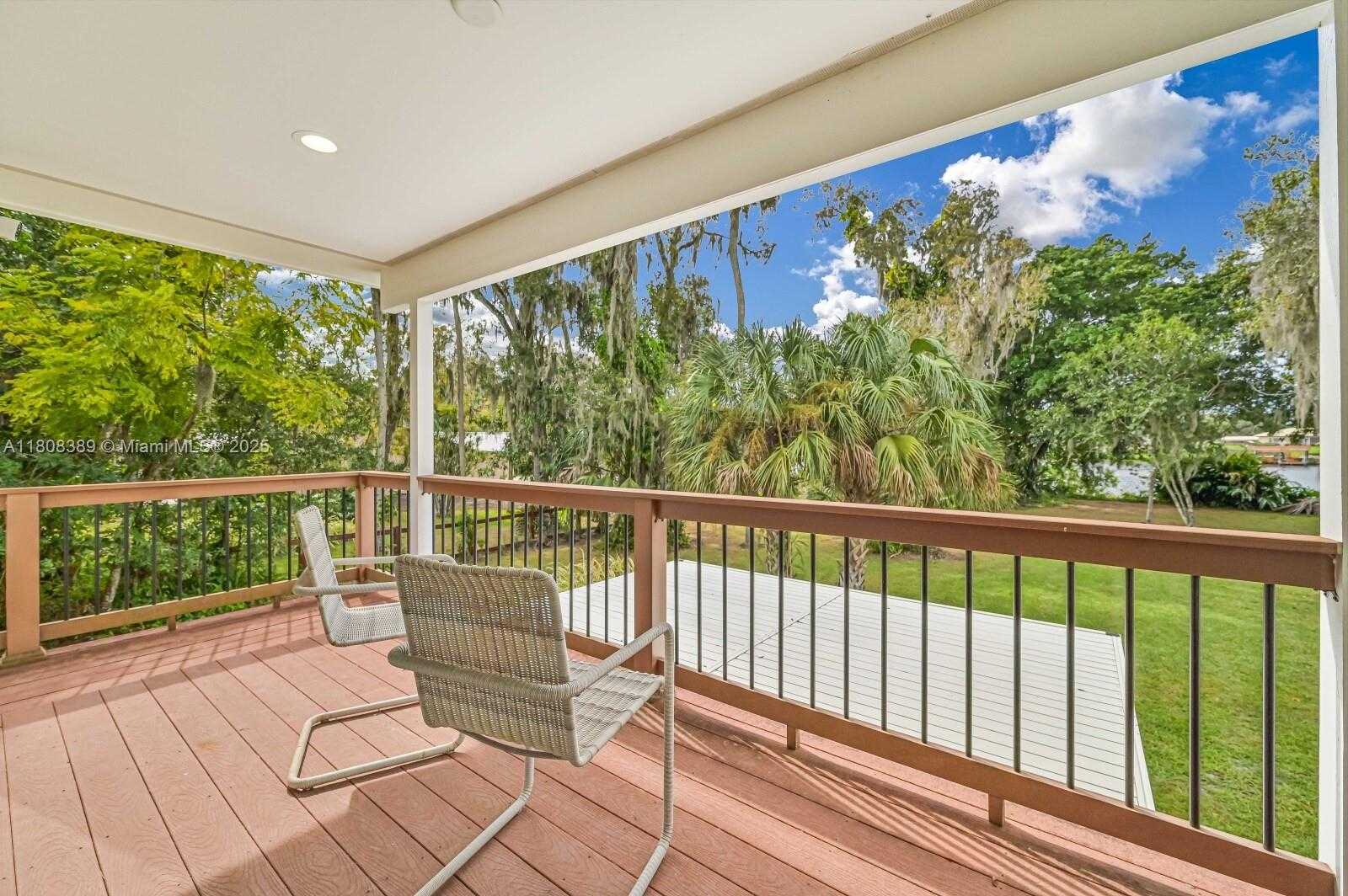 Small Image of 671 LIVE OAK LN, La Belle Number 29