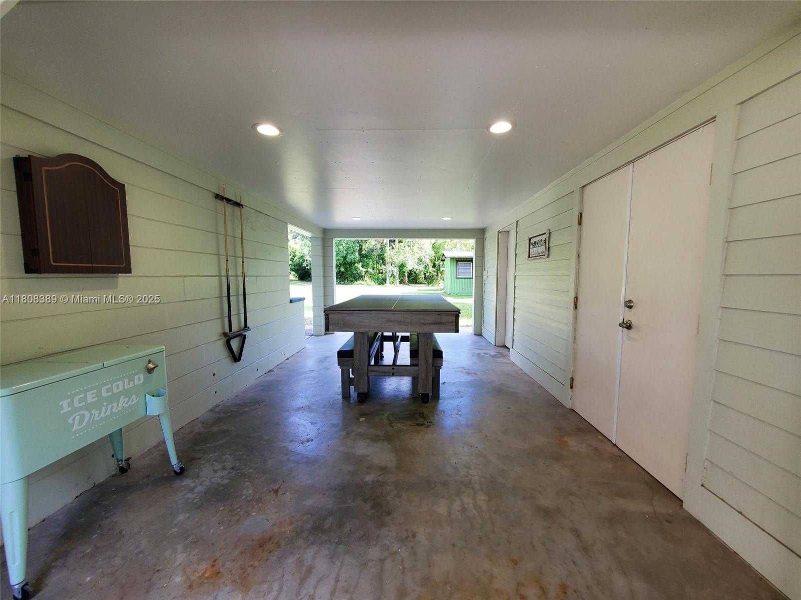 Small Image of 671 LIVE OAK LN, La Belle Number 42