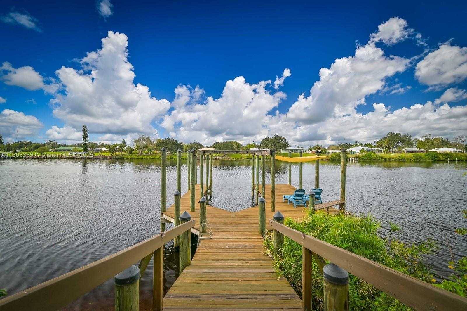 Small Image of 671 LIVE OAK LN, La Belle Number 47