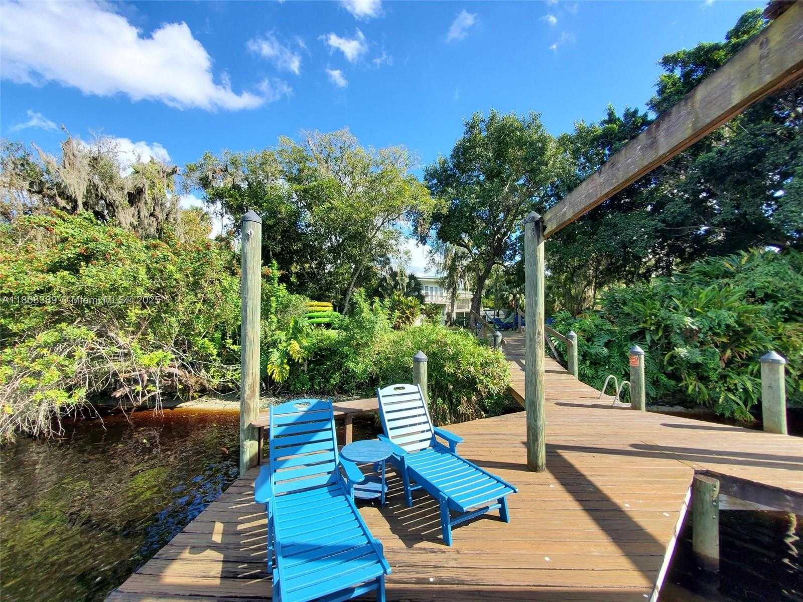 Small Image of 671 LIVE OAK LN, La Belle Number 48