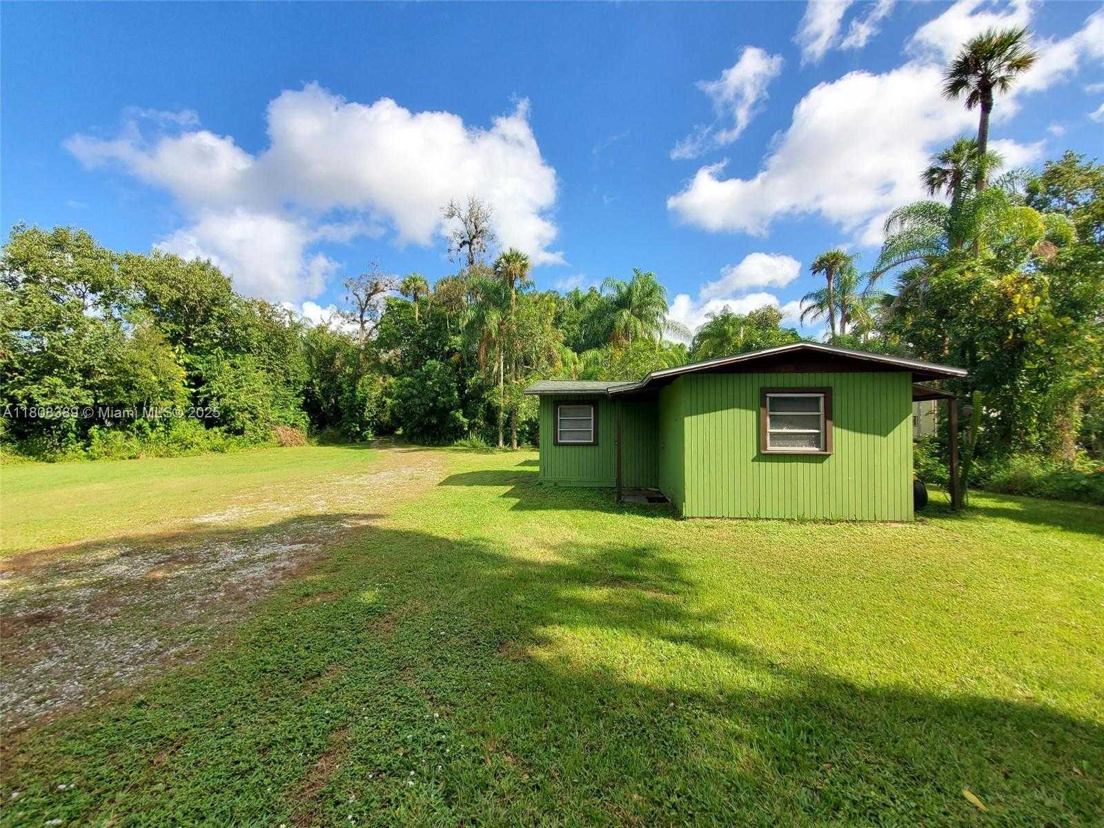 Small Image of 671 LIVE OAK LN, La Belle Number 54