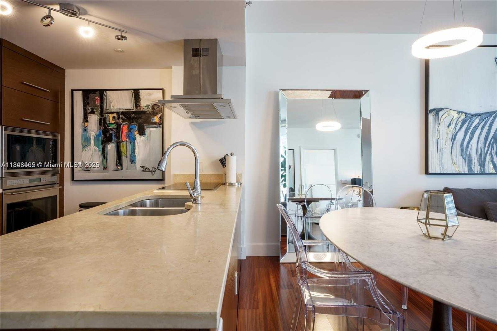 Small Image of 485 BRICKELL AVE #2403, Miami Number 2